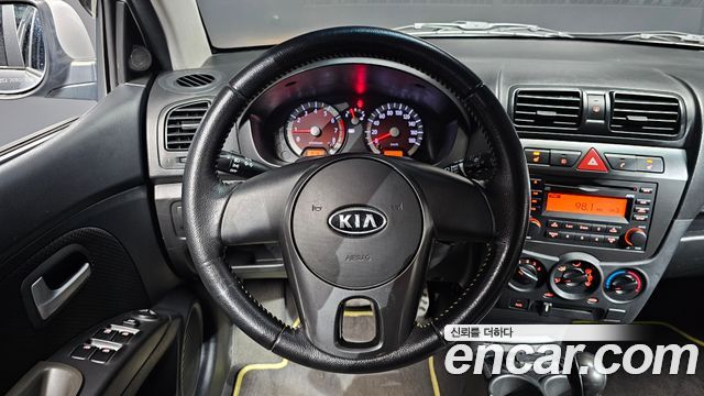 Kia morning 2011 — photo 13