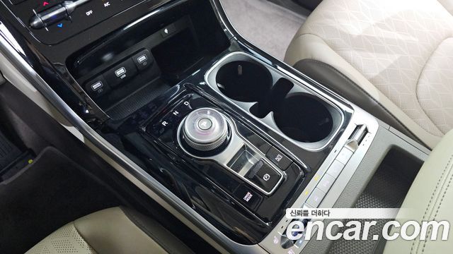 Kia Canival 2023 — photo 12