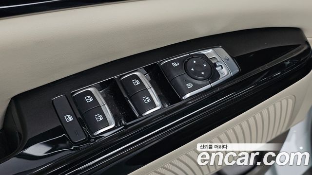 Kia Canival 2023 — photo 19