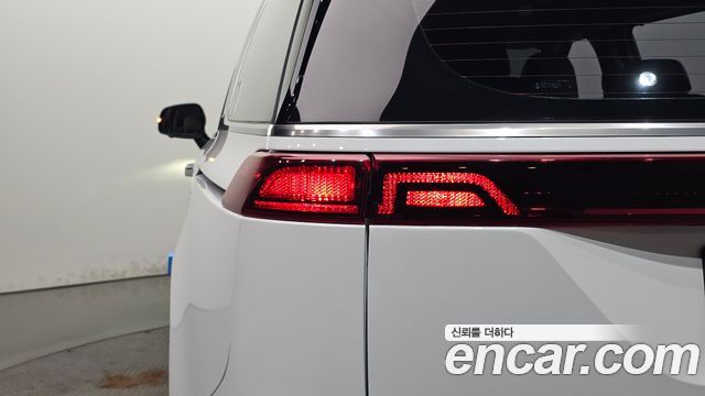 Kia Canival 2023 — photo 9