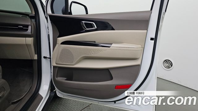 Kia Canival 2023 — photo 15
