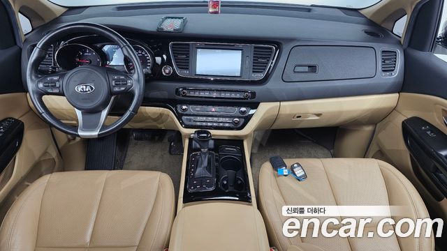 Kia Canival 2016 — photo 10