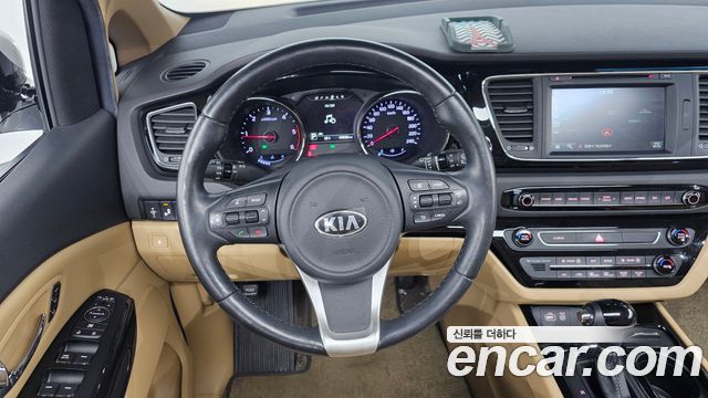 Kia Canival 2016 — photo 19