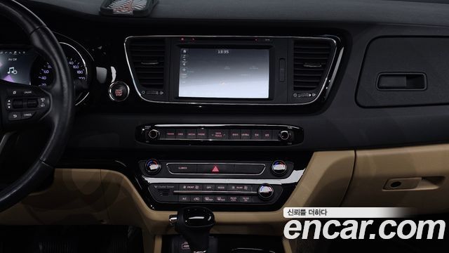 Kia Canival 2016 — photo 20