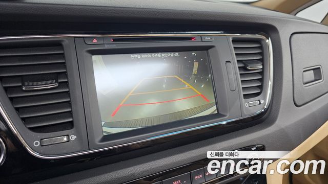 Kia Canival 2016 — photo 21