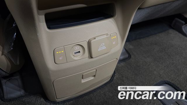 Kia Canival 2016 — photo 24