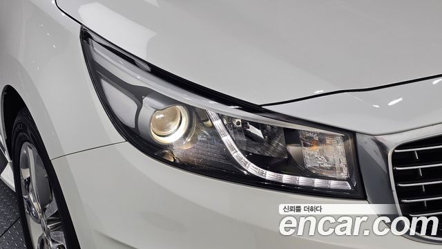 Kia Canival 2016 — photo 8