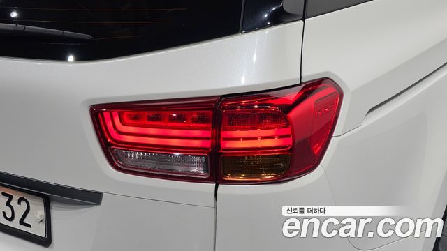 Kia Canival 2016 — photo 9