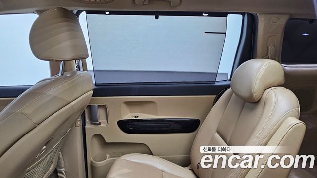Kia Canival 2016 — photo 15