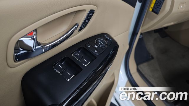 Kia Canival 2016 — photo 27