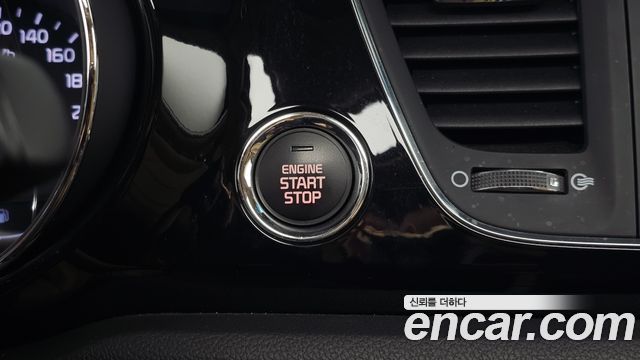 Kia Canival 2016 — photo 28