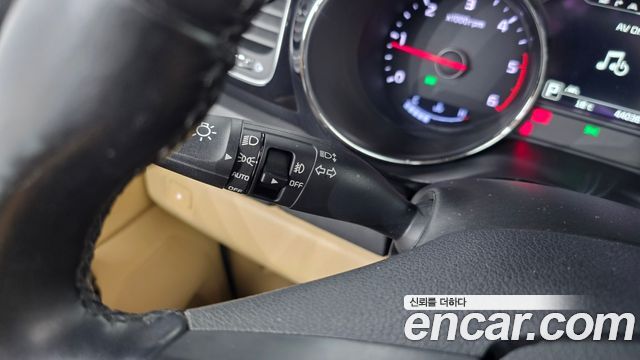 Kia Canival 2016 — photo 29