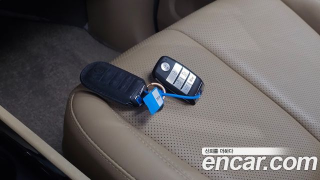 Kia Canival 2016 — photo 34