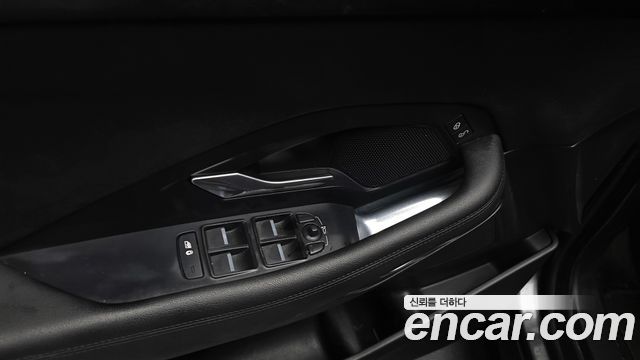 Jaguar E-PACE 2019 — photo 23