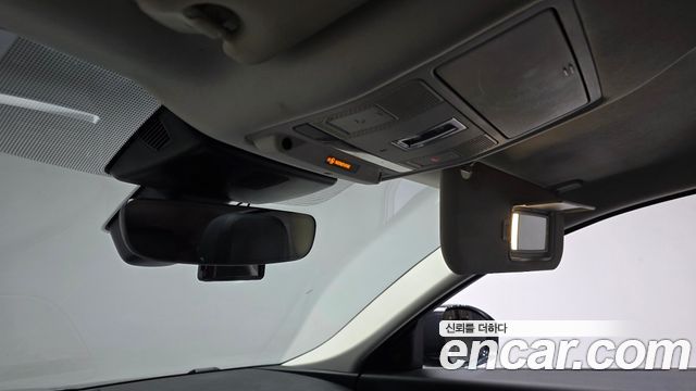 Jaguar E-PACE 2019 — photo 31