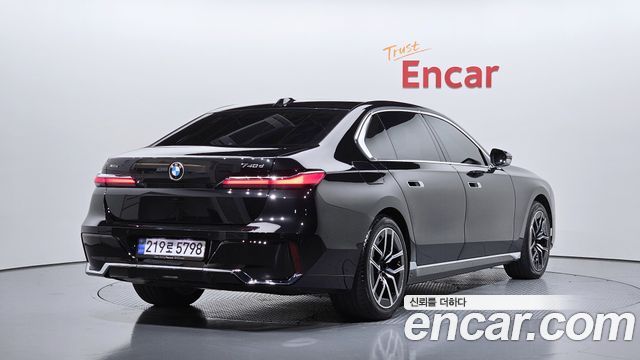 BMW 7-Series 2026 — photo 2