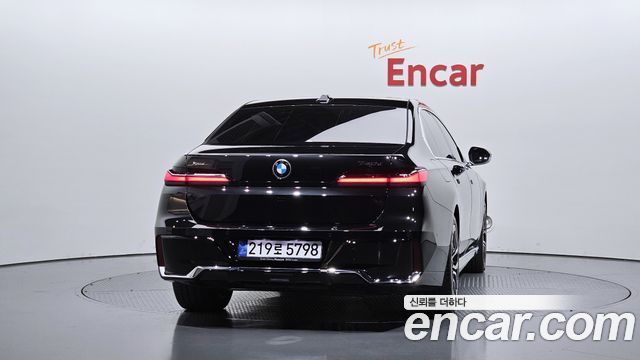 BMW 7-Series 2026 — photo 4