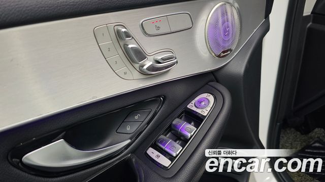 Mercedes-Benz GLC-Class 2019 — photo 17