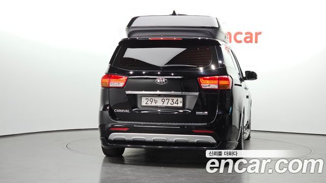 Kia Canival 2018 — photo 4