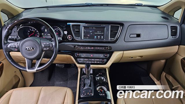 Kia Canival 2018 — photo 10