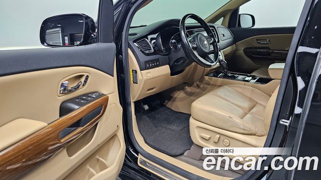 Kia Canival 2018 — photo 13