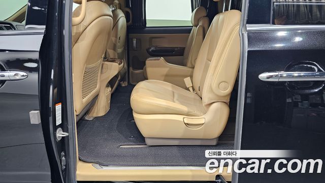 Kia Canival 2018 — photo 17