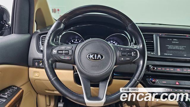 Kia Canival 2018 — photo 20