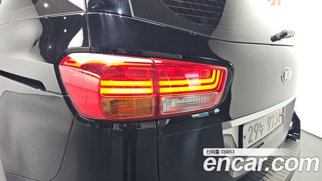 Kia Canival 2018 — photo 9