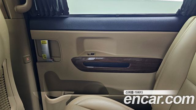 Kia Canival 2018 — photo 15