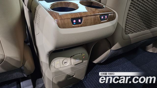 Kia Canival 2018 — photo 31