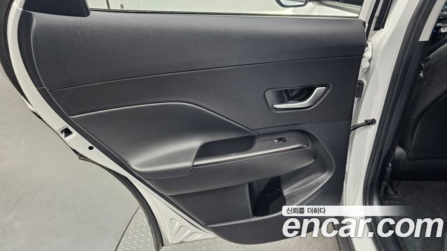 Hyundai Kona 2023 — photo 15