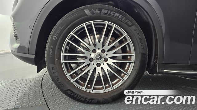 Mercedes-Benz GLC-Class 2025 — photo 5