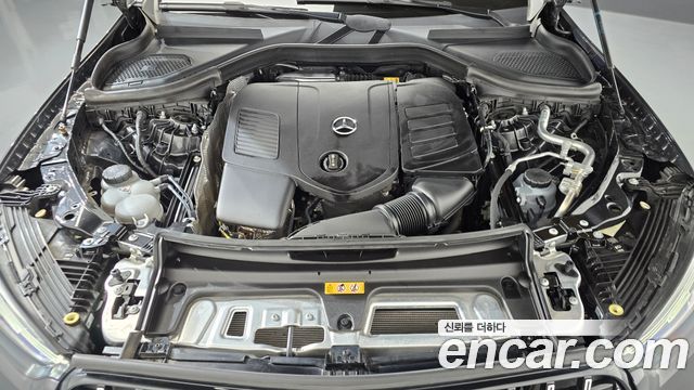 Mercedes-Benz GLC-Class 2025 — photo 6