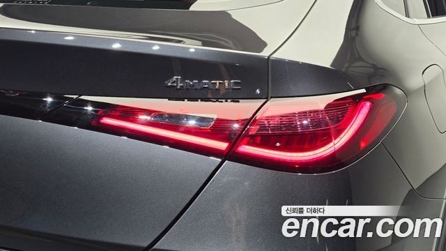 Mercedes-Benz GLC-Class 2025 — photo 9