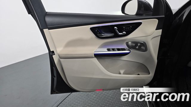 Mercedes-Benz GLC-Class 2025 — photo 14