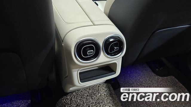 Mercedes-Benz GLC-Class 2025 — photo 29