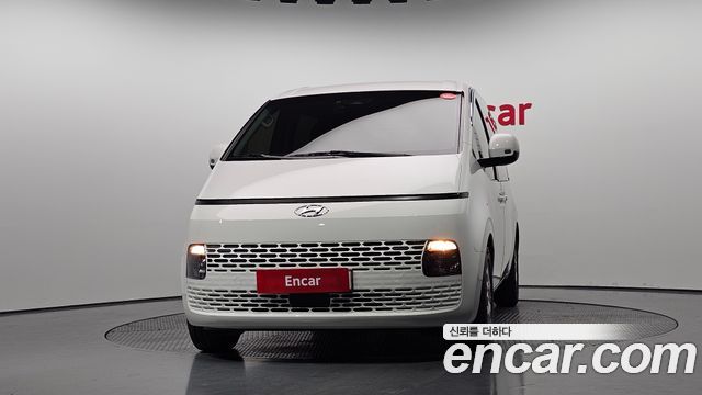 Hyundai Staria 2023 — photo 3