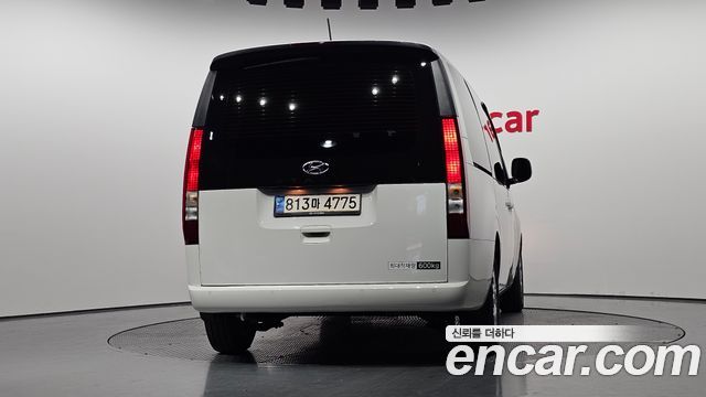 Hyundai Staria 2023 — photo 4