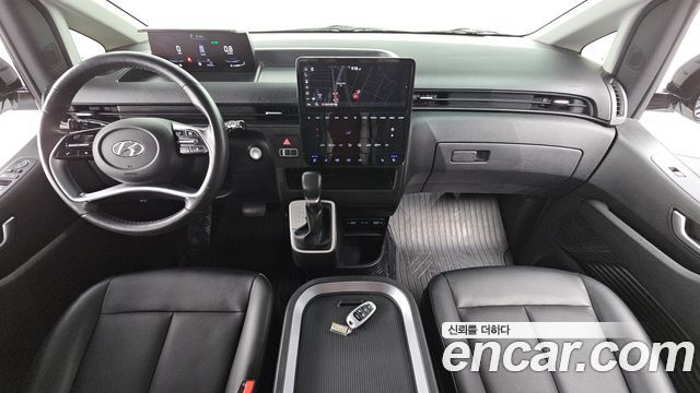 Hyundai Staria 2023 — photo 7