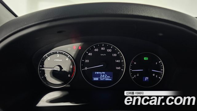 Hyundai Starex 2016 — photo 11