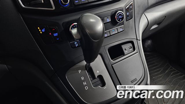 Hyundai Starex 2016 — photo 12