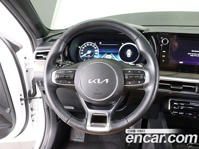 Kia K5 2022 — photo 14