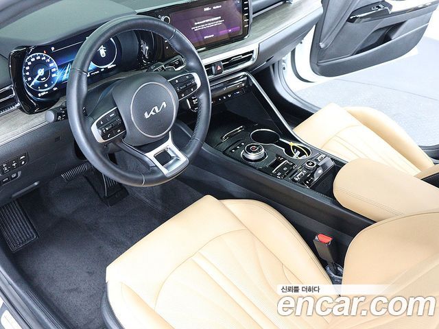 Kia K5 2022 — photo 16