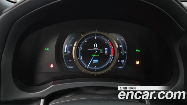 Lexus IS 2020 — photo 11