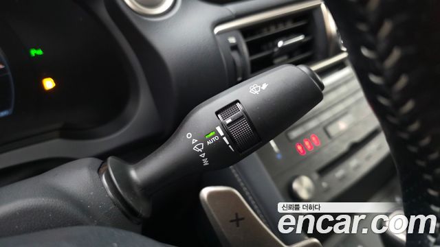 Lexus IS 2020 — photo 26