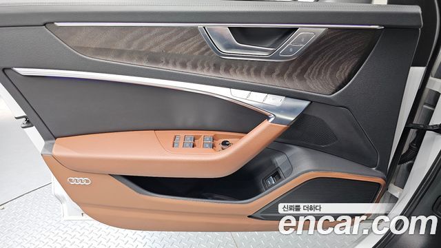 Audi A6 2021 — photo 14