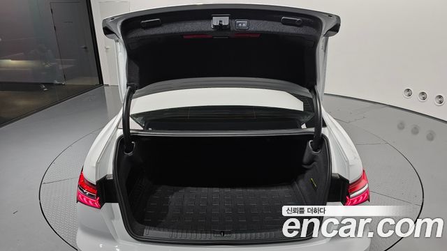 Audi A6 2021 — photo 32