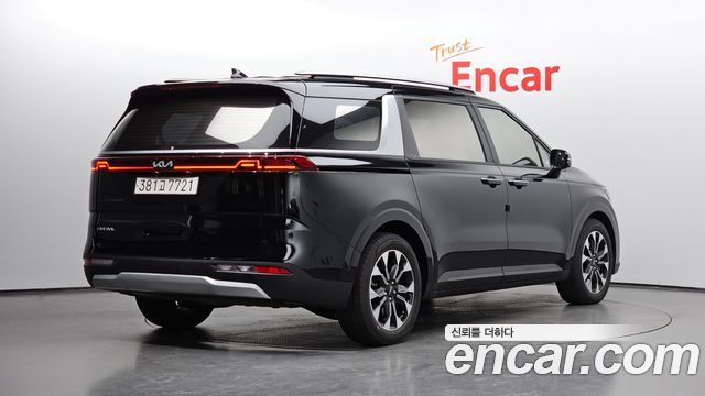 Kia Canival 2023 — photo 2