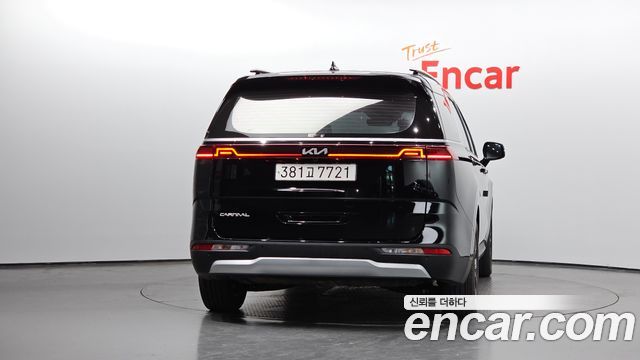 Kia Canival 2023 — photo 4