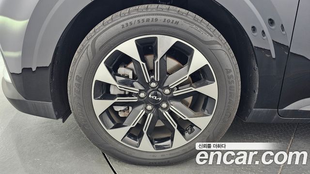 Kia Canival 2023 — photo 5